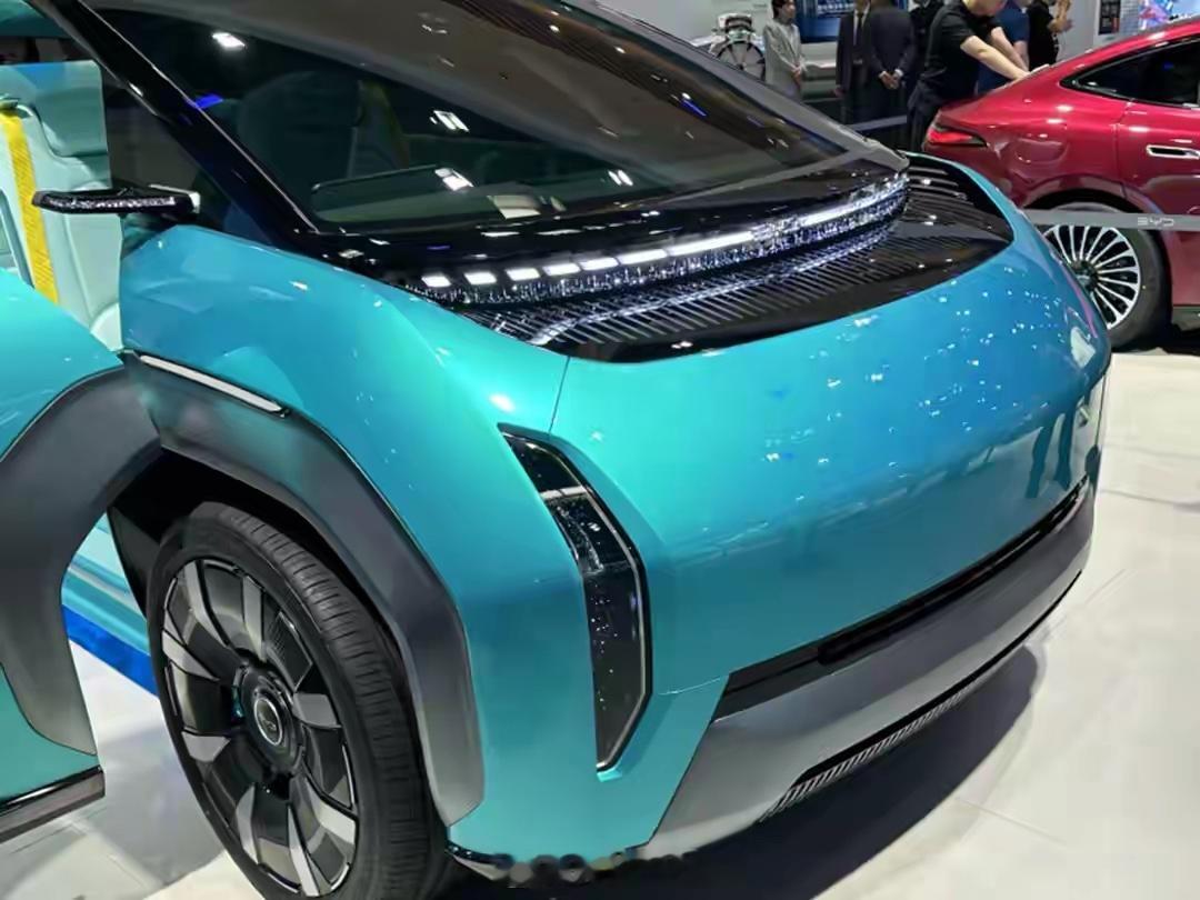 对于Ocean-V的亮相，其实是MPV市场的一次“破局尝试”。当大家都在卷商务豪