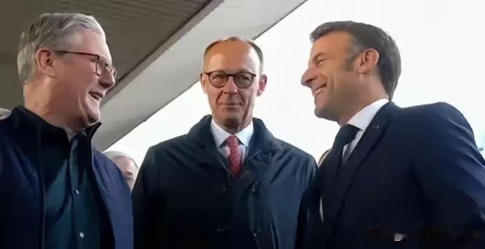 英国这算盘打啪啪响
       英国准备拿扣押俄罗斯80亿英镑的财产送给乌克兰