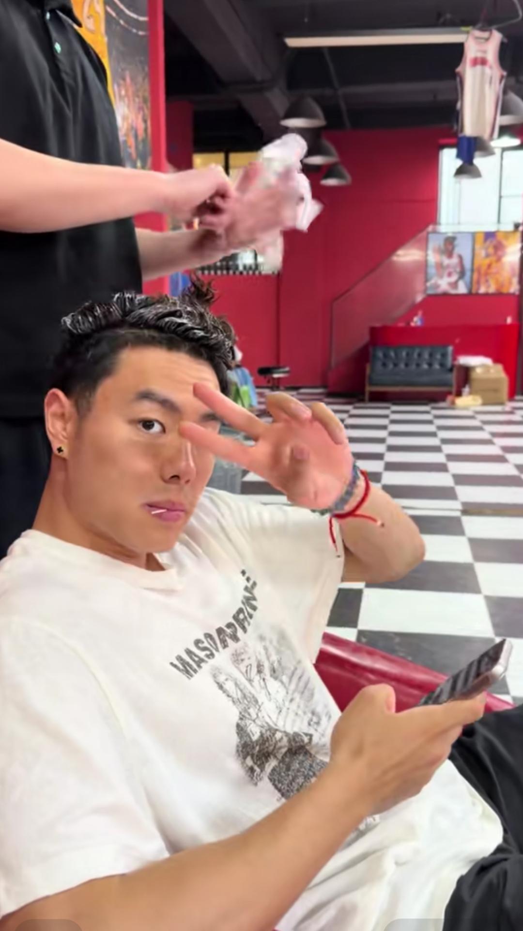 【都说理发增加运气，昨晚总决赛李花兄弟神勇表现说明这头发理的值啊。】今天上海队后
