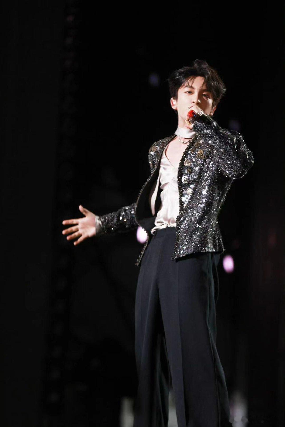 #黄子弘凡5G冲浪人#黄子弘凡的冲浪速度也太快了，看到此次的操作也是带给我们大家