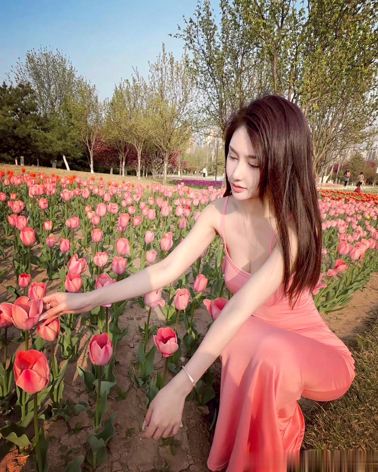 赚钱花钱：哪个更快乐？挣钱的时候你就是乞丐，花钱的时候你成了帝王。人生如此而已！