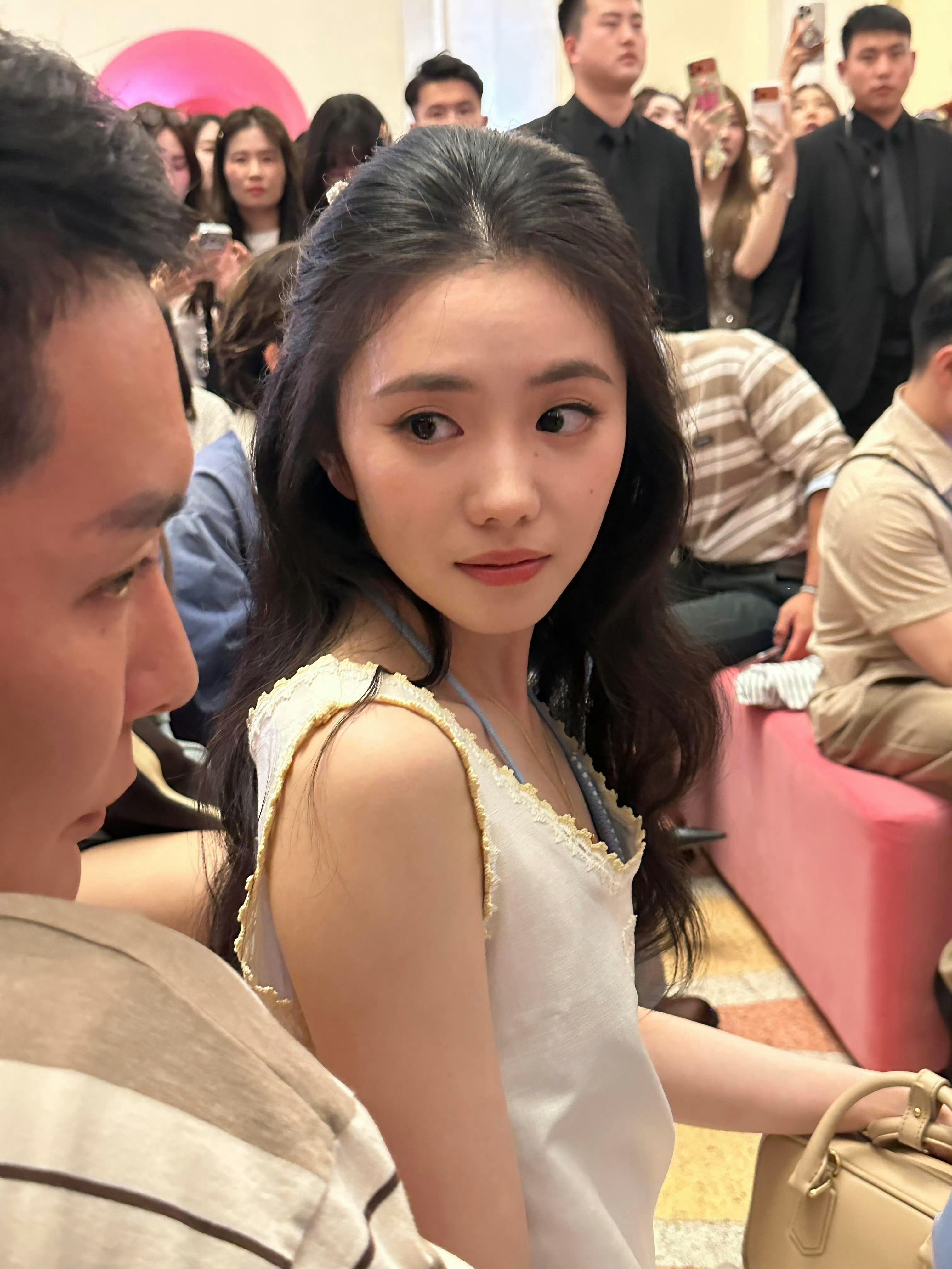 存子的生图 就是未经修饰的真少女最好的诠释…. 