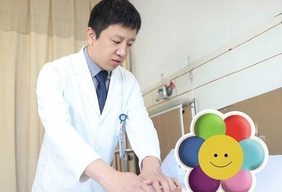 女子花上万办卡被按摩到癌细胞扩散真的太吓人了！按摩放松还能按成癌细胞扩散？大家真