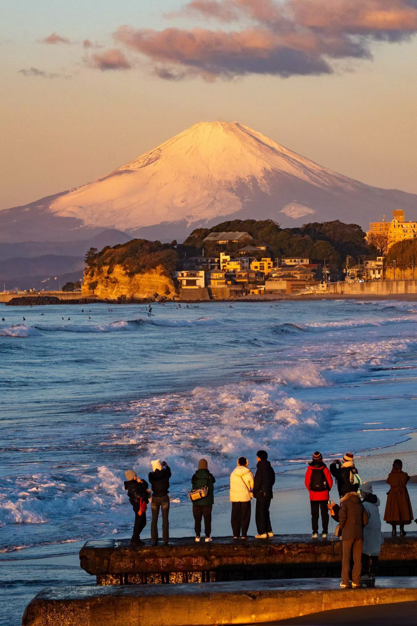 朋友圈被今早上的粉色富士山🗻刷屏了小日子对我们的文化输出真的蛮成功的 