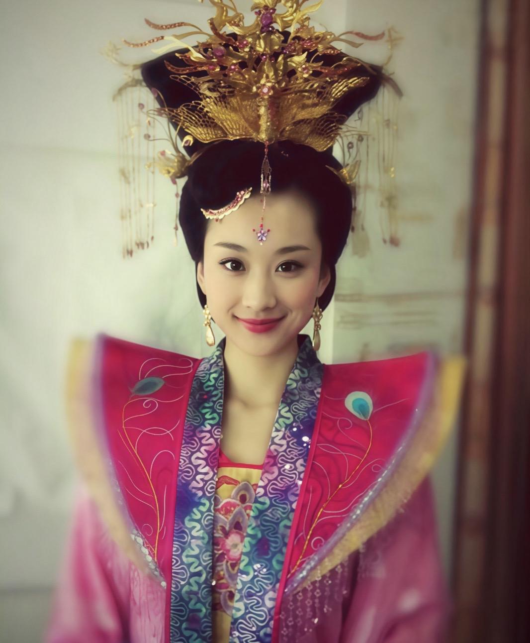 装扮越粉 心肠越狠