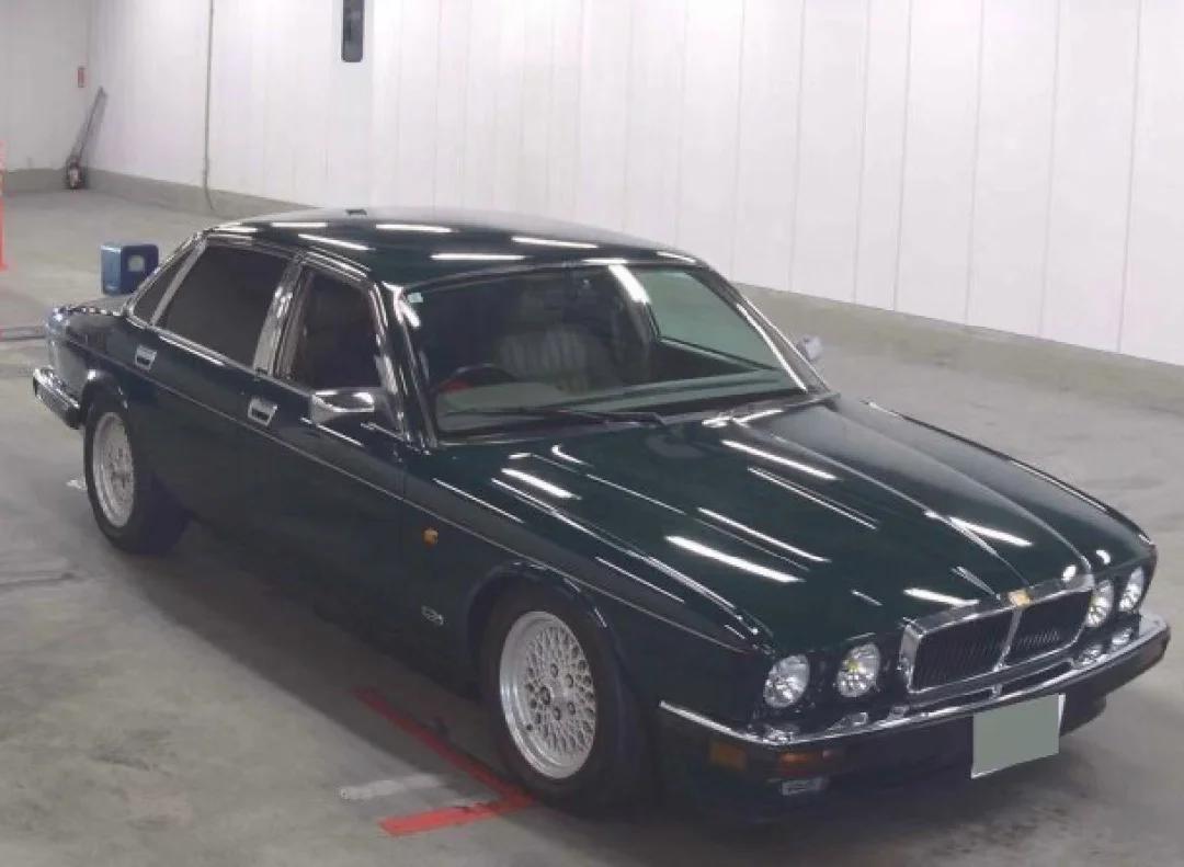 捷豹XJ12，才2万公里，真的漂亮