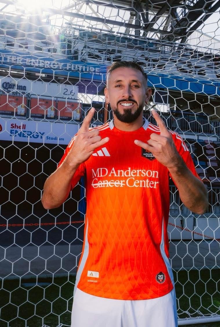 侯斯頓戴拿模官方宣佈，35歲墨西哥中場希陀靴里拉（Héctor Herrera）