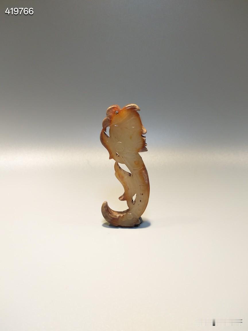 人型玉佩饰
流行于:商周
和田玉红沁