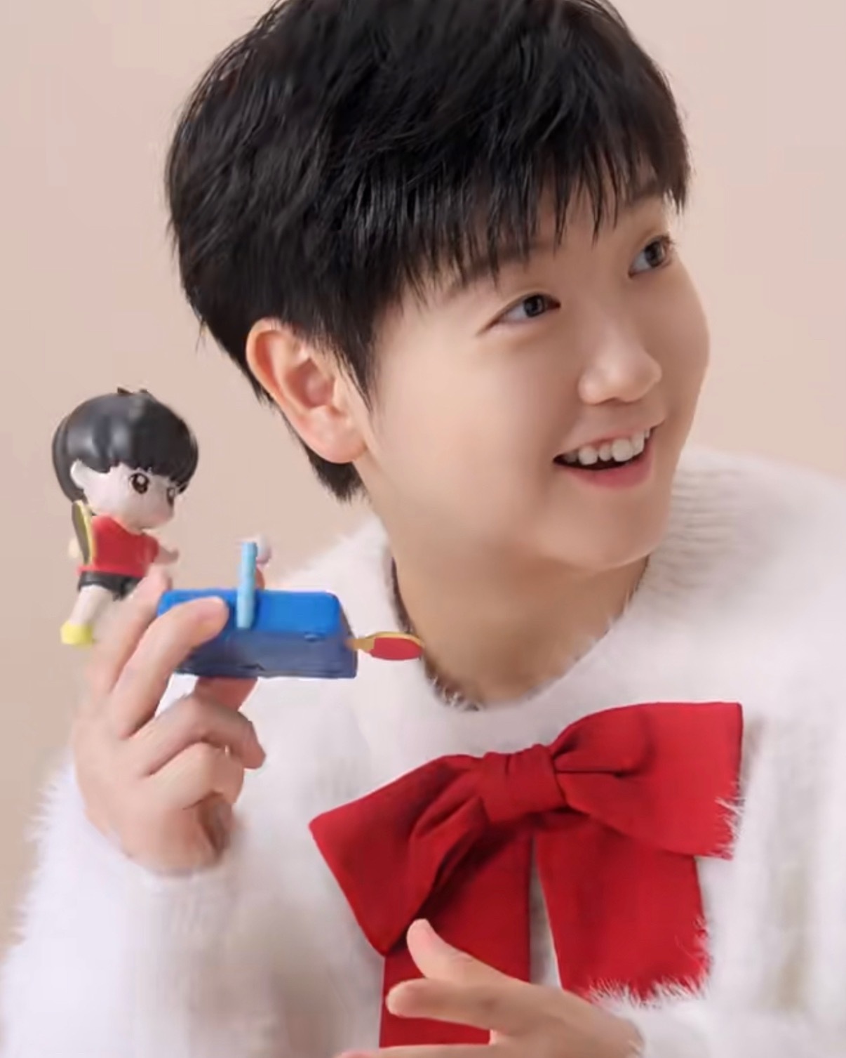 肯德基如果要抢，我首先选那个打球的哈哈哈哈哈，因为它让小莎莎笑成这样⬇️ 