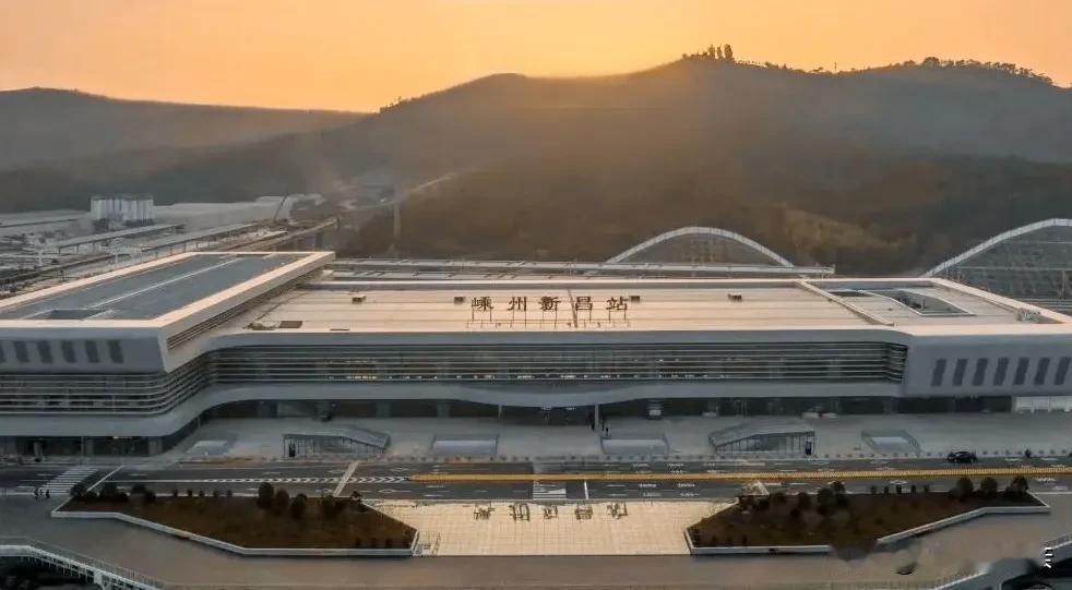 说句实在话，更希望嵊州市和新昌县能够变成一个城市，这样城市更大一点，或许嵊州和新
