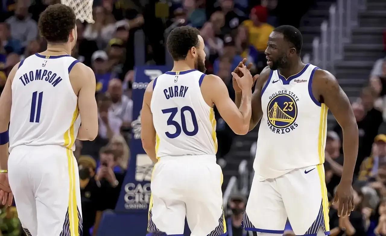 格林喊话小萨，我会整场贴防，勇士转正加鲁巴，15人大名单满了。
第一，格林在社交