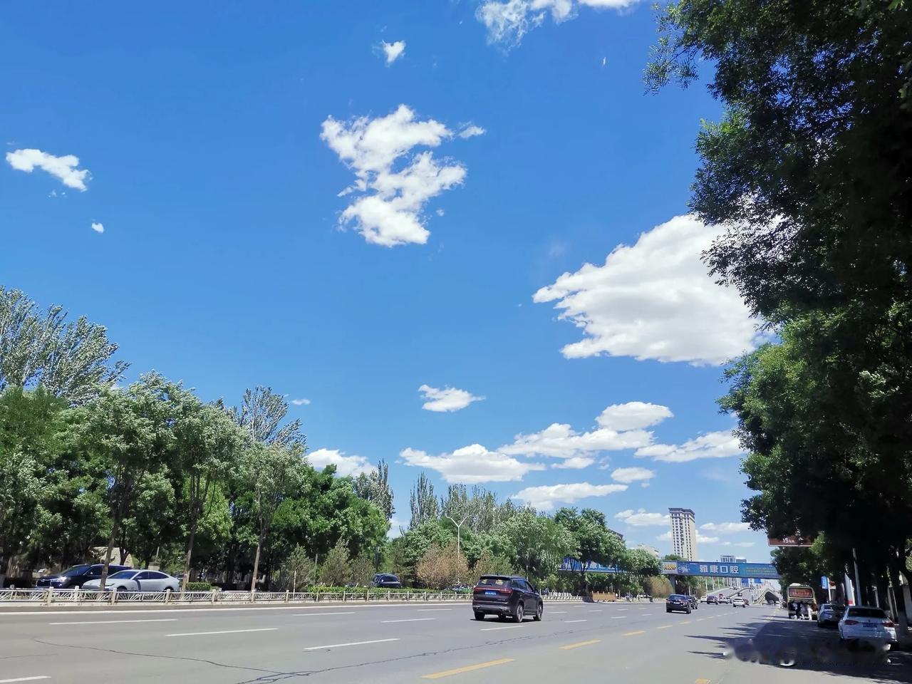 为啥说房地产重要
关键要看年份中隐藏的特殊性
今明两年究竟有啥新变化
说到底20