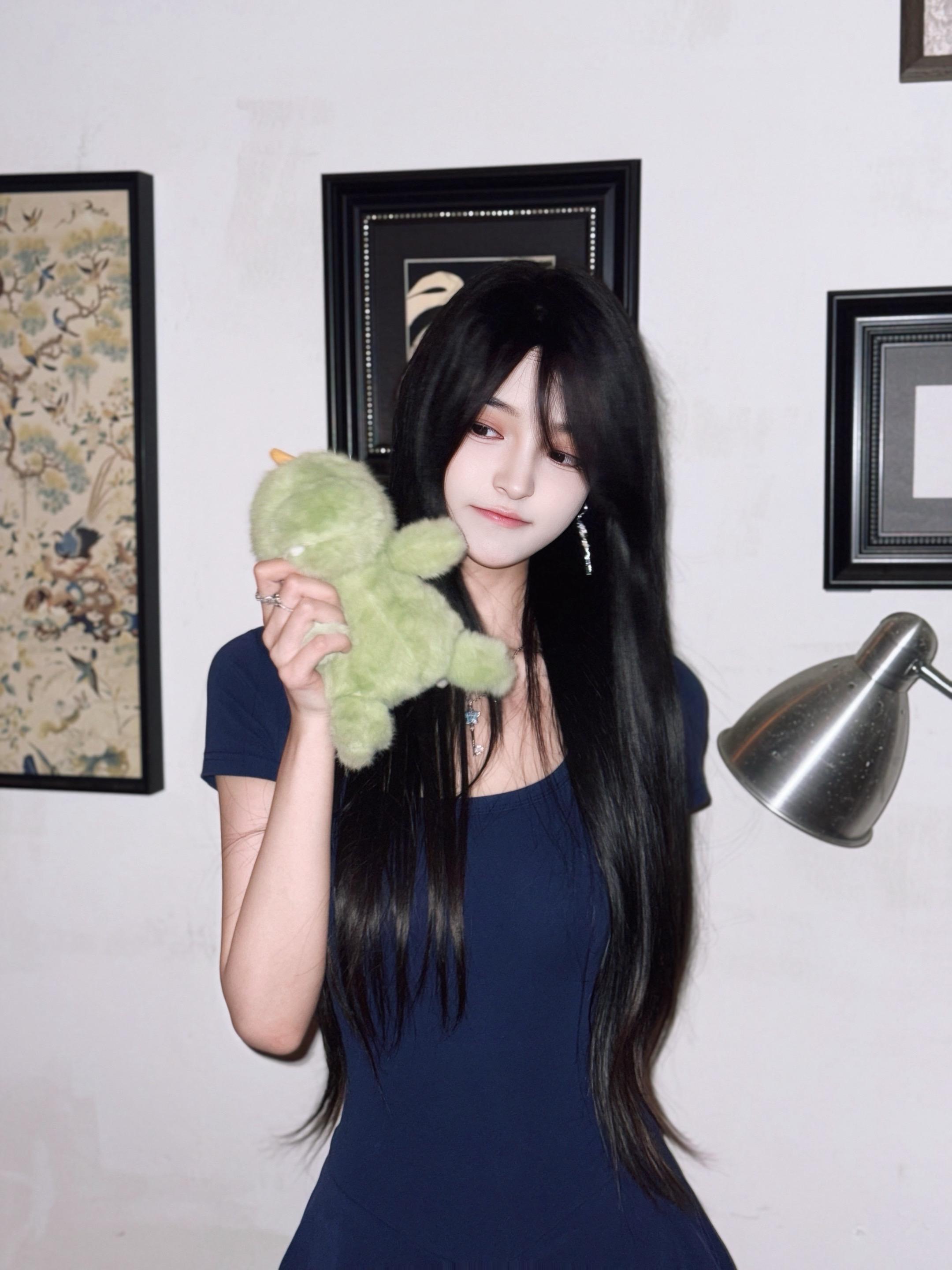 你是谁家的小鬼 这么晚了还没睡