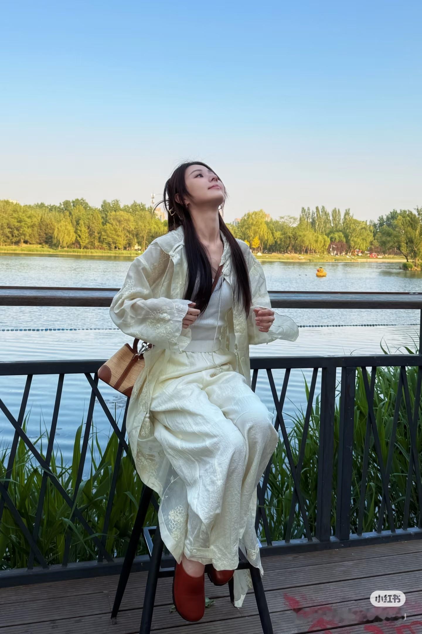 关芯 说给关芯听 芯芯大宝贝，我要掐你脖子，你没有听错，是掐你脖子。嘿嘿嘿，我觉