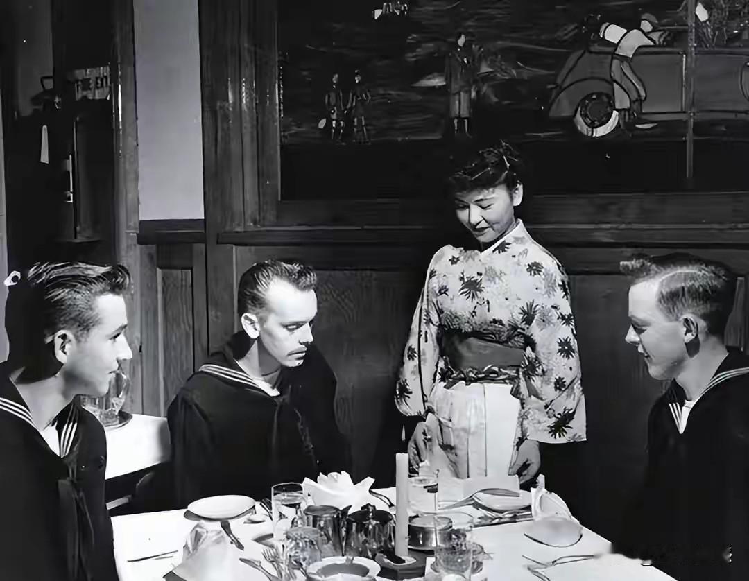 当年的驻日美军，在日本的日子真是够逍遥的了，吃吃喝喝，玩玩乐乐，简直就是神仙日子