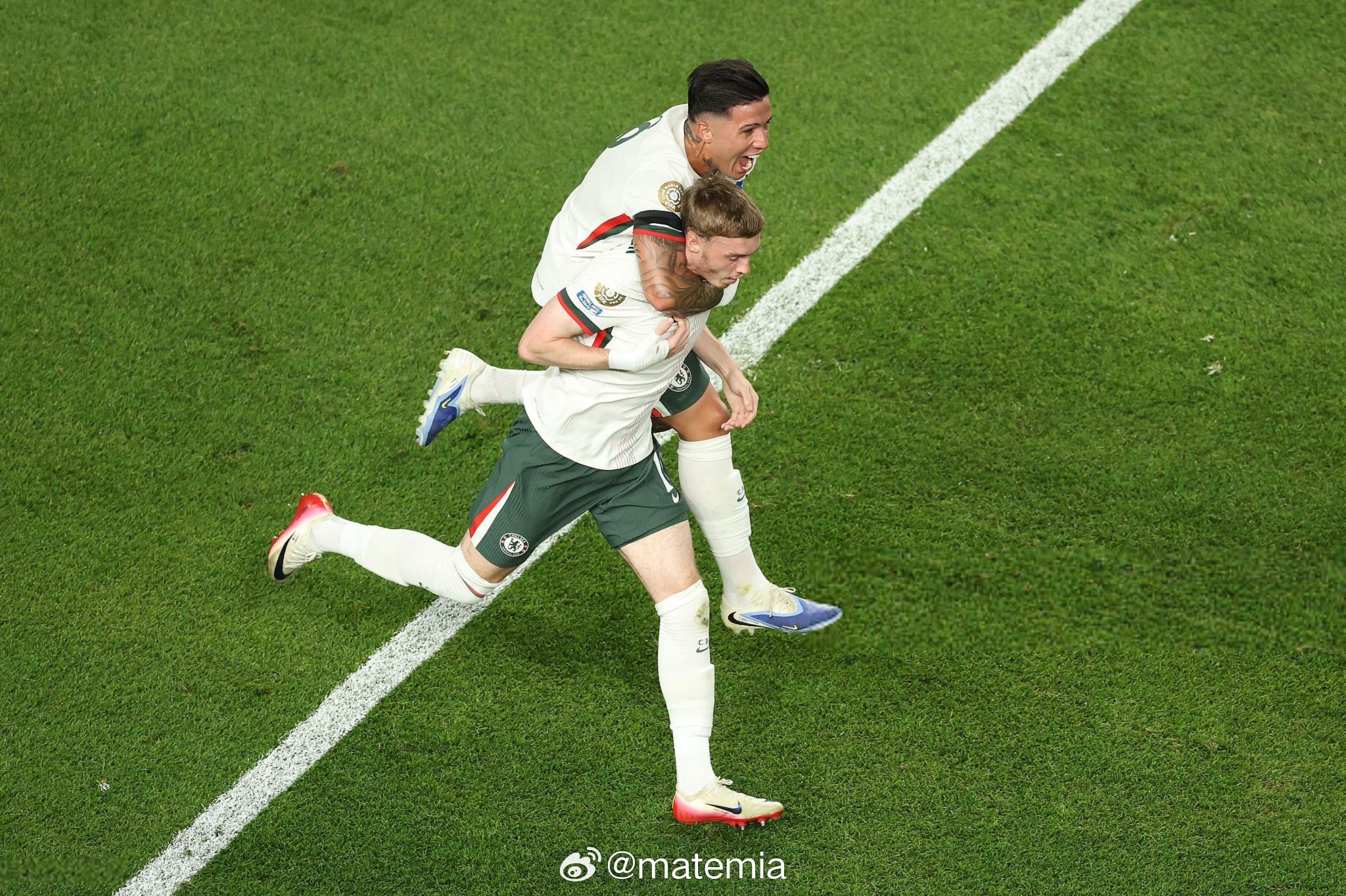 🏴󠁧󠁢󠁥󠁮󠁧󠁿🏆 恩佐·费尔南德斯和安塞尔米诺的切尔西2-1击败