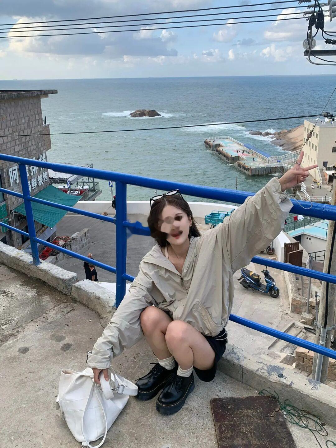 带小狗看海੯‧̀͡⬮\