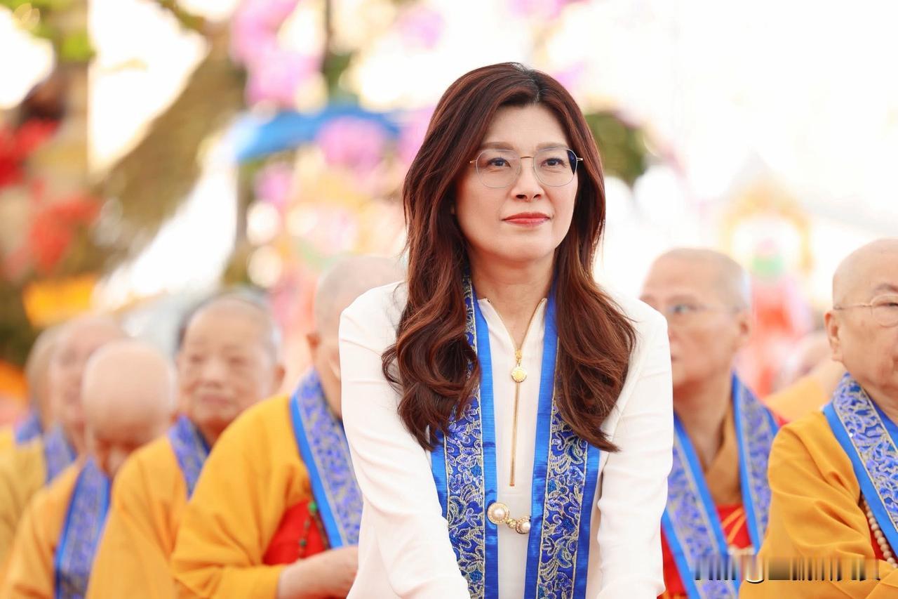 国民党主席郑丽文今（25日）在脸书发文表示，今天非常荣幸，也抱着一颗虔诚的心，来