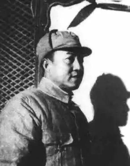 1949年，4兵团作战科长“擅作主张”，改了陈赓的命令，被副司令员批评了一顿，陈