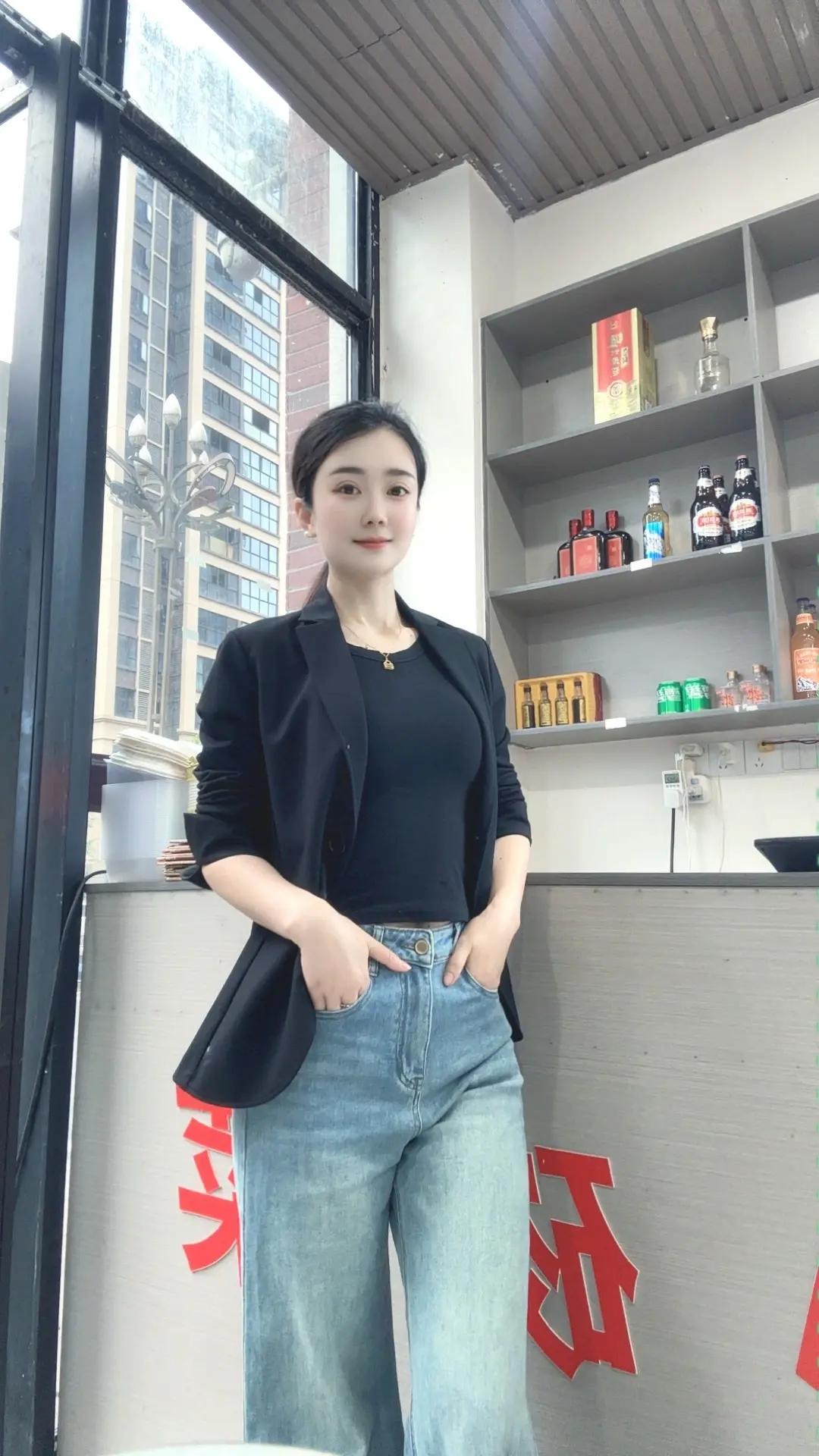 生活渐渐磨去了棱角，岁月沉淀了冷暖自知，我们都成了有心事不能分享的成年人。