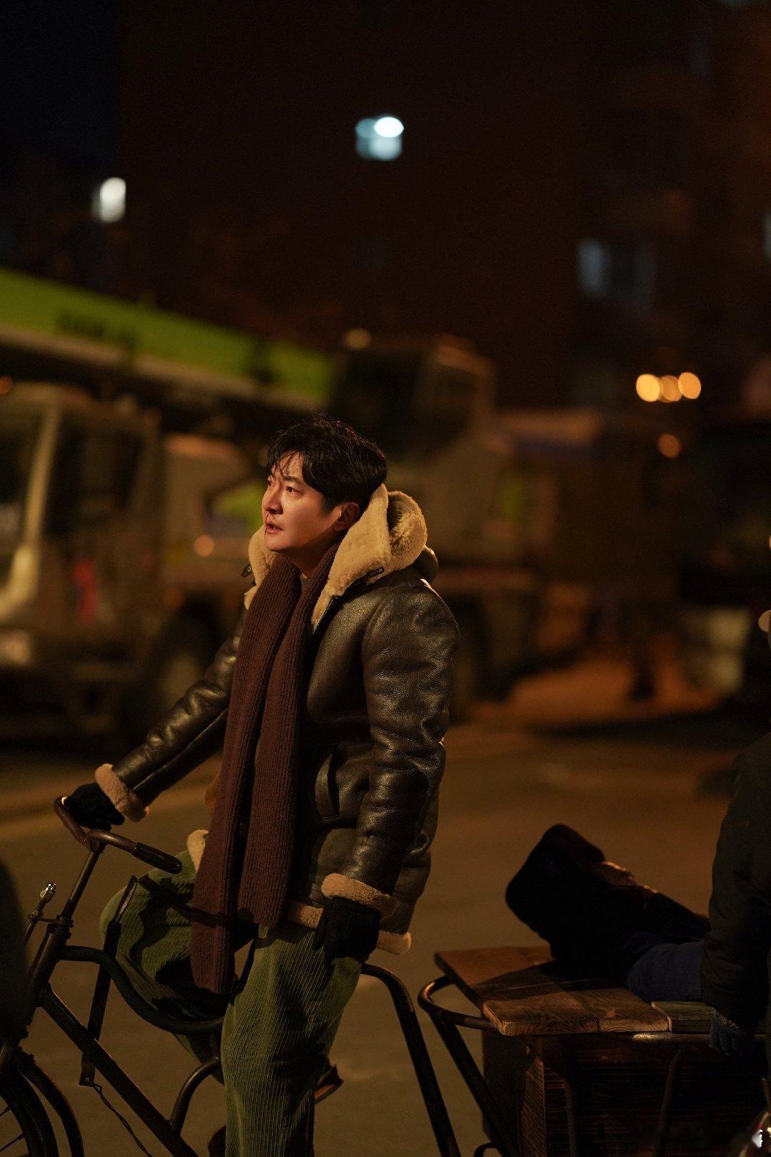 唐嫣郭京飞 金球天使101 跨年追剧被这波抽象联动戳中笑点，吴国豪满心期待的金球