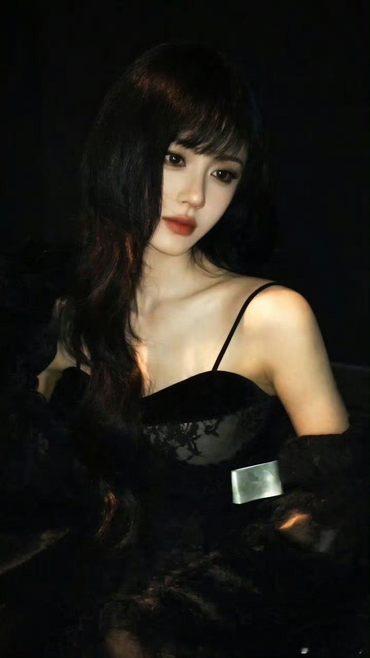 鞠婧祎万花世界 jjy鞠婧祎苏绿夏“我曾对月亮诉说了无数次对你的思念.” ​ ​