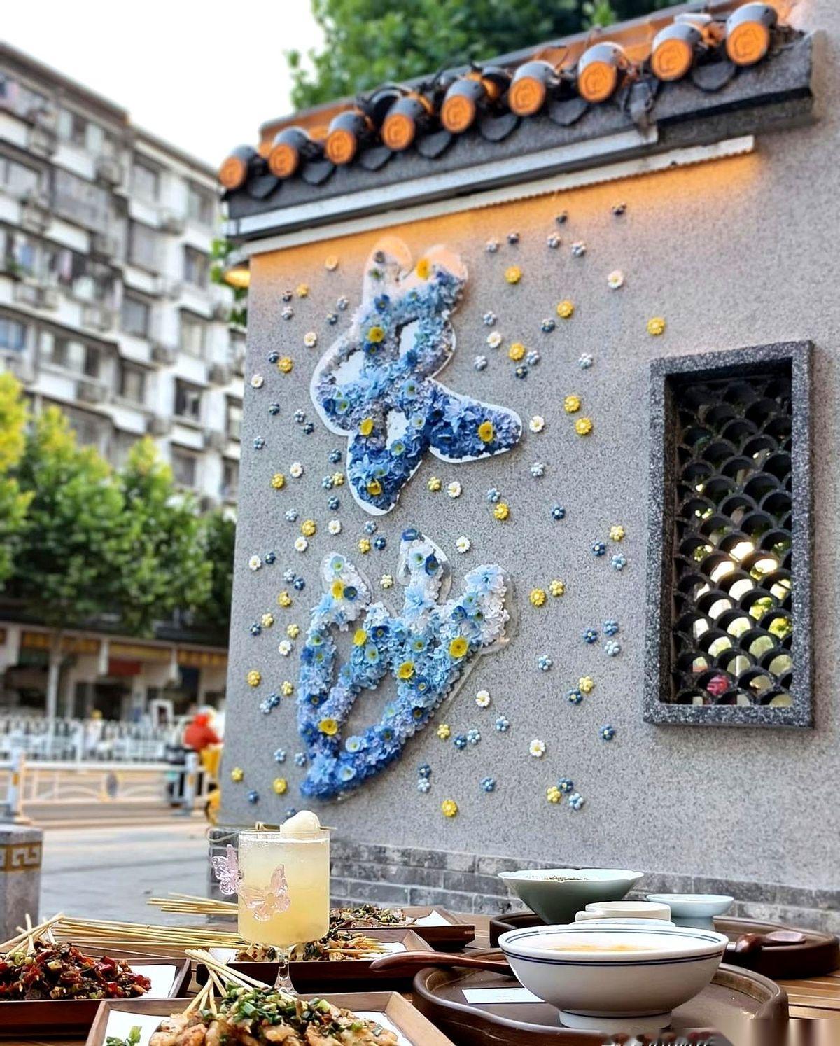 哥们，你年薪50万，手里攥着100万，就觉得自己有底气，让老婆把长沙的老师编制扔