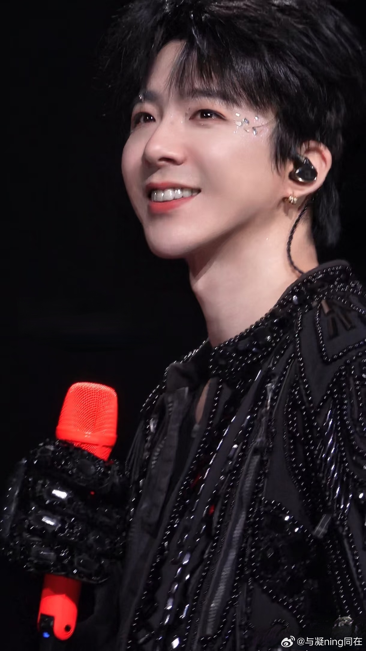 始于颜值，忠于才华，陷于人品。 