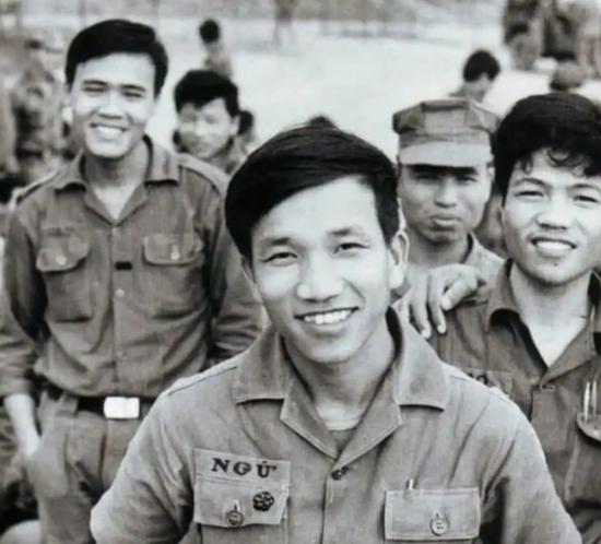 1981年，乔清陆不满黎笋，带9人来到我国，后来他们的生活情况如何？

信源：历