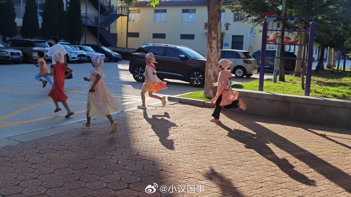 有时候我们只是被这大千世界里的虫蛇所蛰伤，确实没必要为此而用我们的一生去憎恨整个