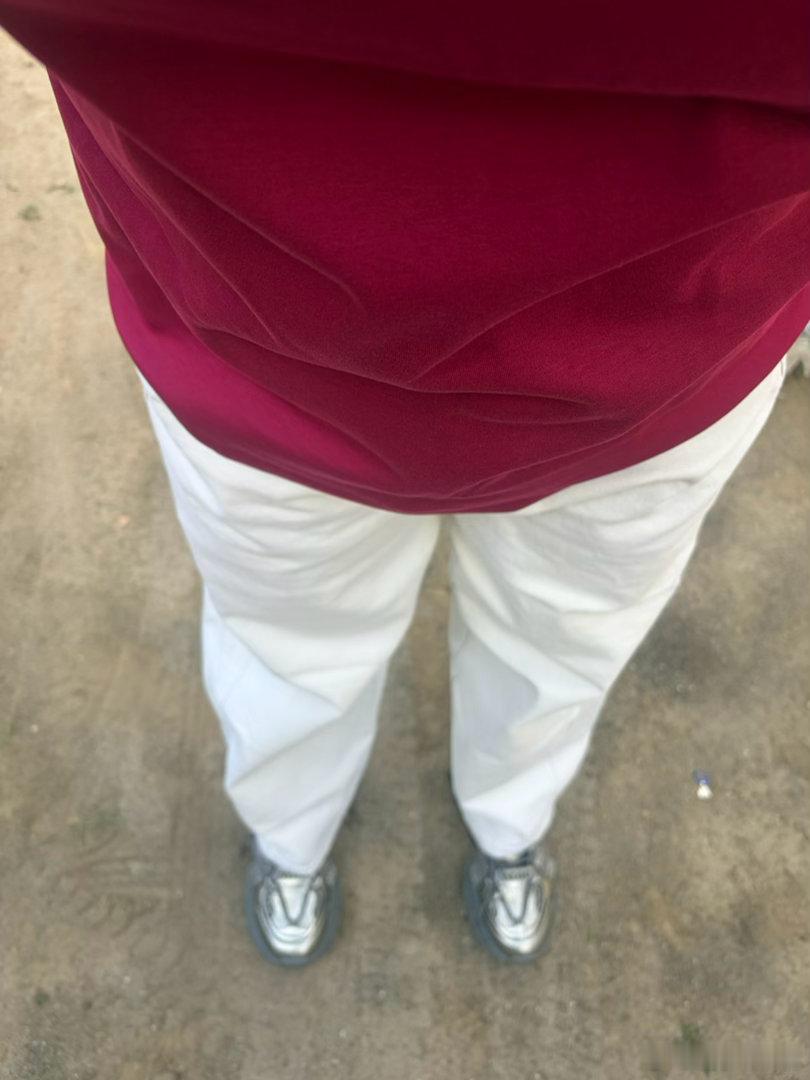 这是我琢磨了好长时间精心挑选的出席婚礼的衣服（虽然是姑姑，其实也就是找个位置搂席