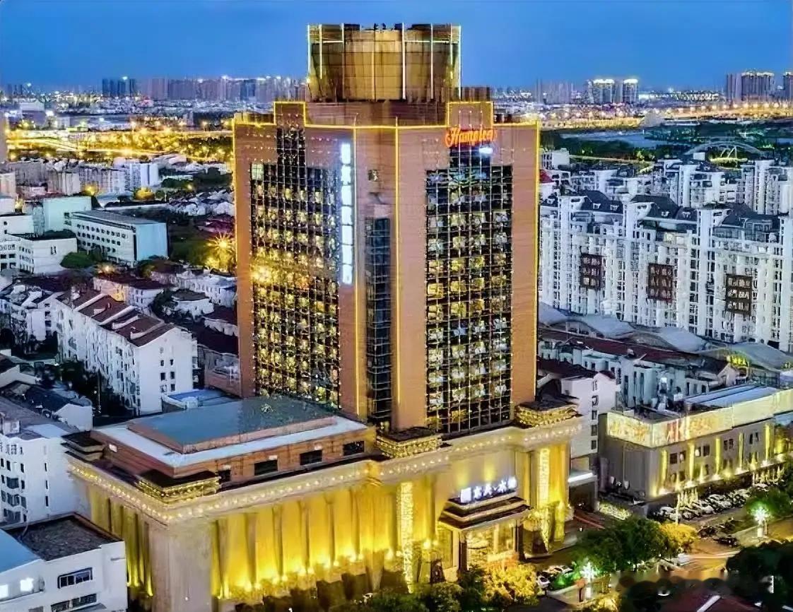 山西晋城icon，一名男子入住酒店，办理手续时未见异常，第二天凌晨6点多，男子光