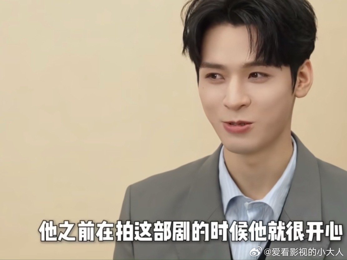 龚俊的舅舅也是律师龚俊肉眼可见的开心龚俊出演《家事法庭》诠释法律相关角色，私下里