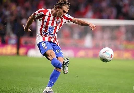 马德里竞技在俱乐部官网上发布公告，中场球员巴里奥斯左大腿肌肉受伤。根据此前西班牙