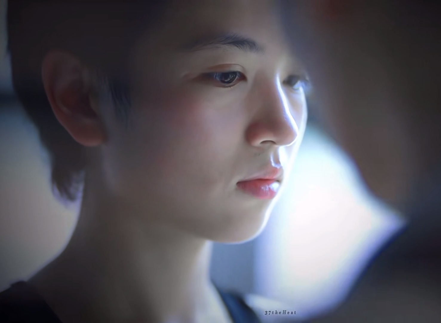 xp是眼角的疤痕。 