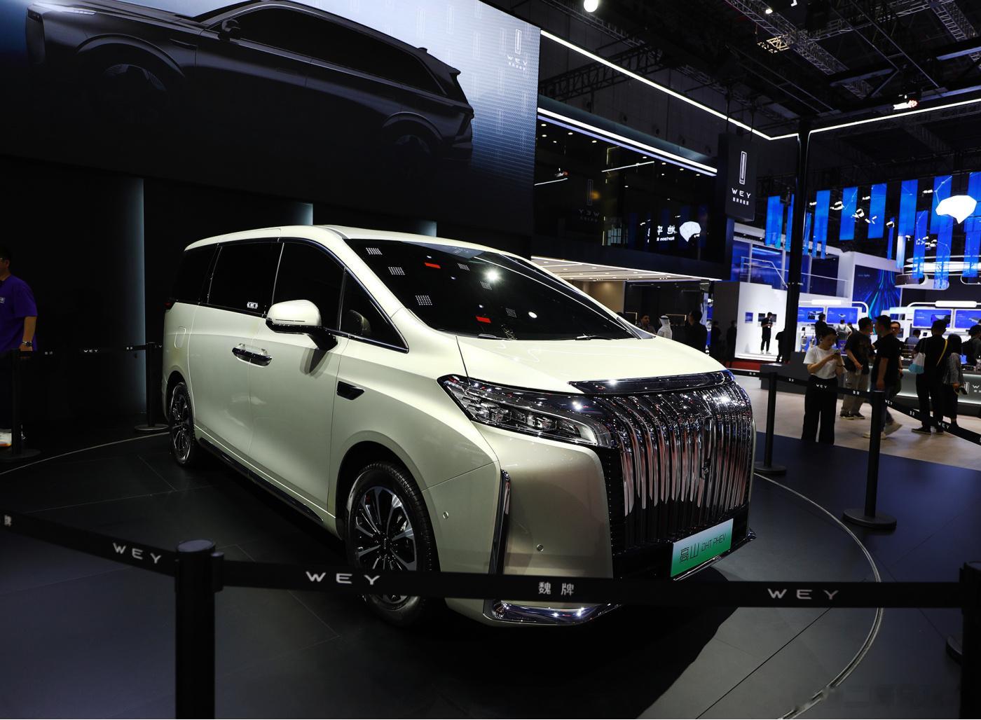 【6款重磅国产MPV将在下半年来袭，你最期待哪一款呢？】1、高山DHT-PHEV