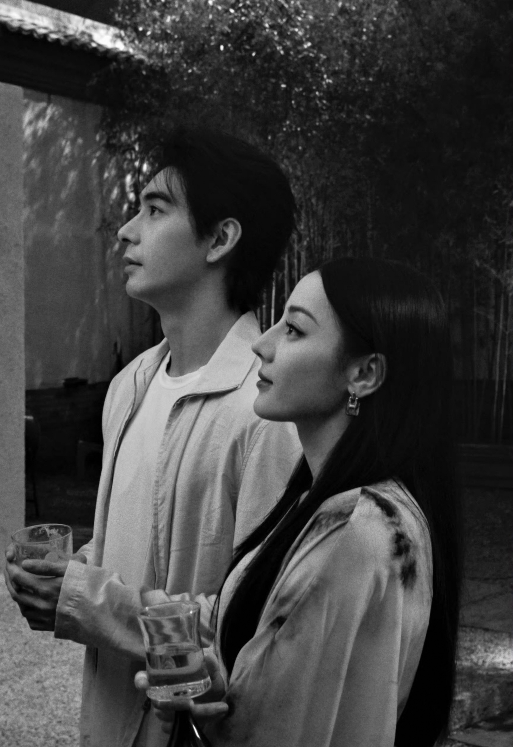 #迪丽热巴陈星旭枭起青壤同框花絮图# 退一万步讲，《枭起青壤》不能现在就提上日程