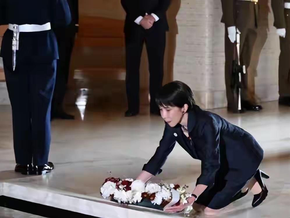 日本是如此热衷于充当二等白人的黄奸国家。自明治维新起，便认定西方是发达文明的象征
