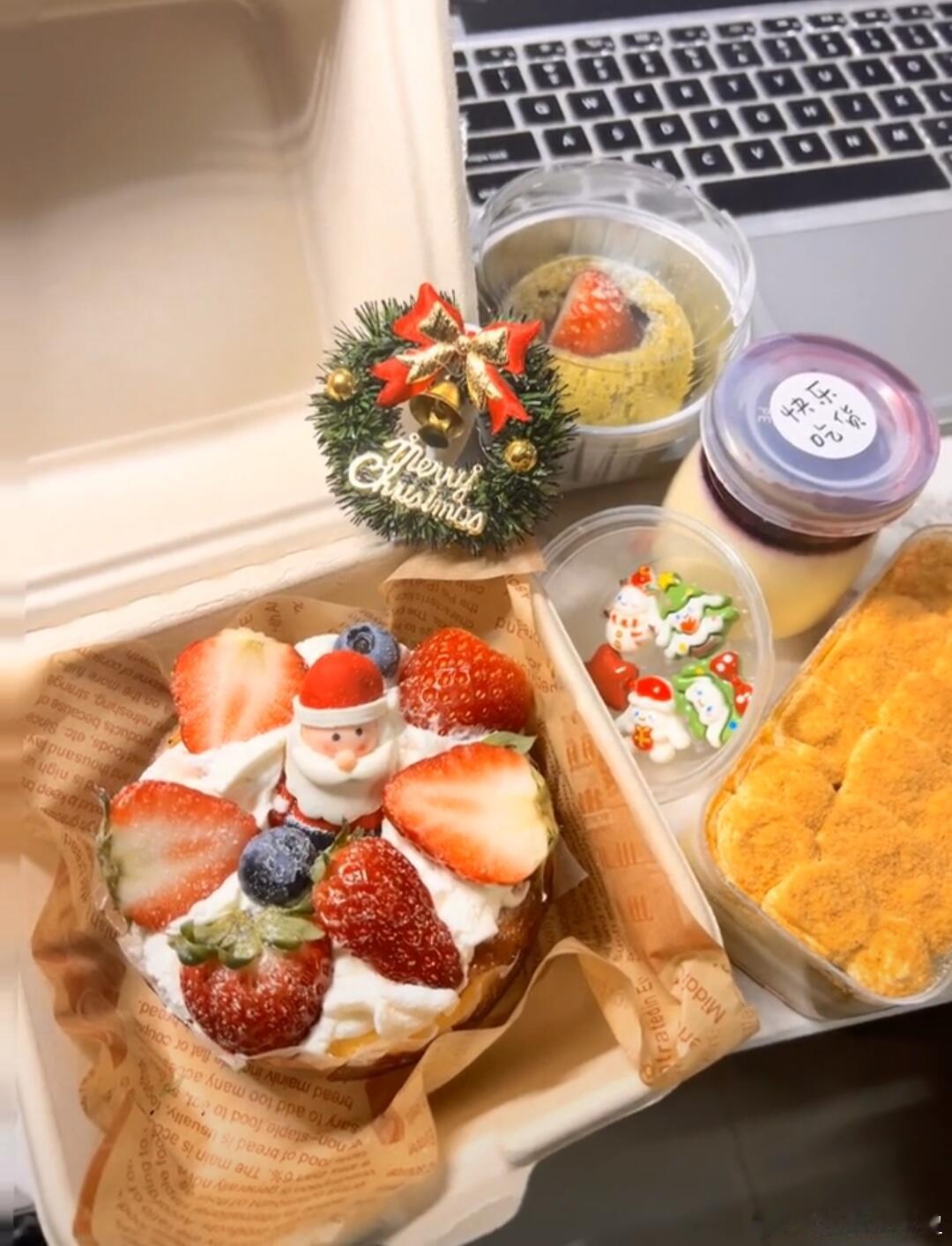 又是快乐的一天🍰 