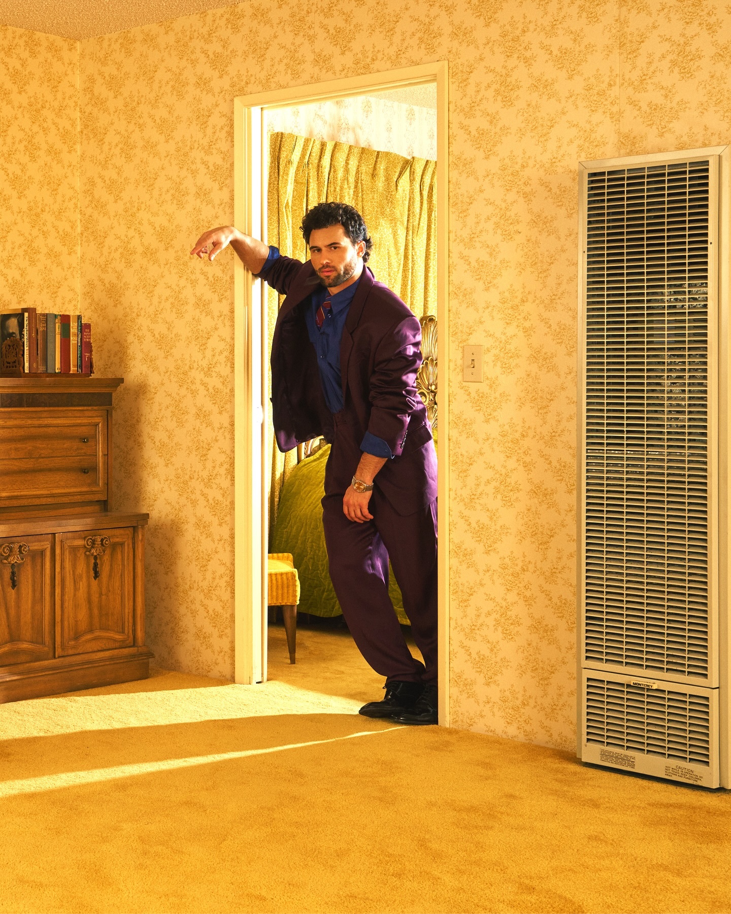 Robbie G.K.《Behind the Blinds》杂志新写真释出！ 