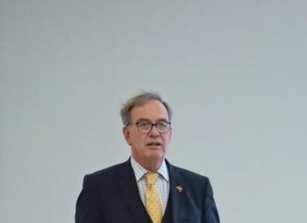 德国：中美打不起来了，因为打了也白打！日前德国教授曾坦率指出：美国不是害怕中国，
