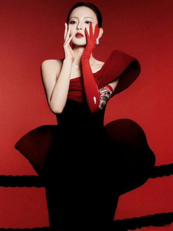 杨超越王玉雯企鹅舞杨超越王玉雯跳企鹅舞被发现了微博视界大会直播. 谁还没看杨超越