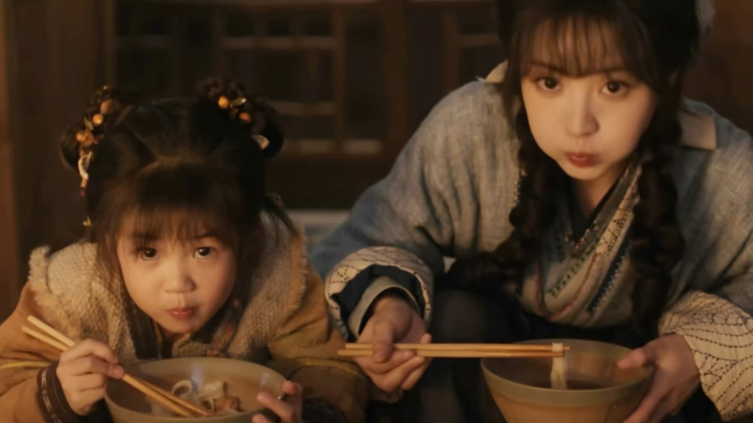 田曦薇好美田曦薇樊长玉这段吃面🍜超萌，而且超自然，想捏捏脸蛋，左手一个小朋友，