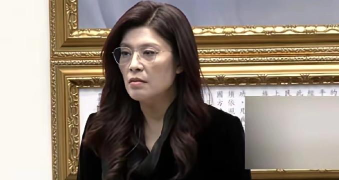 22日，在国民党中常会上，国民党主席郑丽文不再退让，明确访陆定于4-6月一定成行