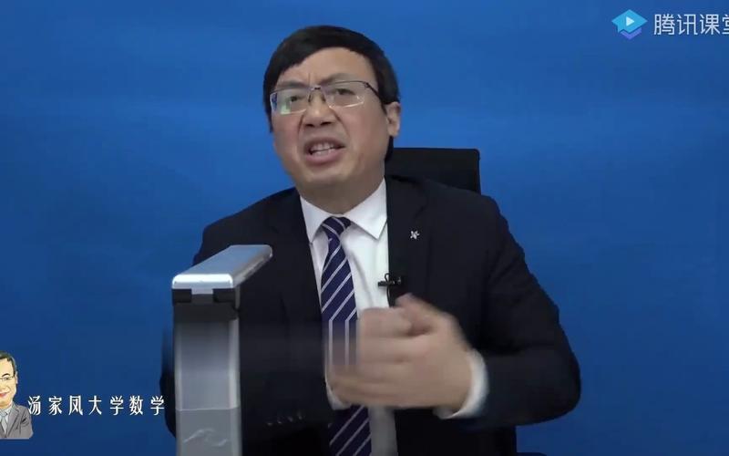 我们应该向南京的汤家凤教授致敬，是他对以莫言为对象的国家级社科基金项目经费使用的