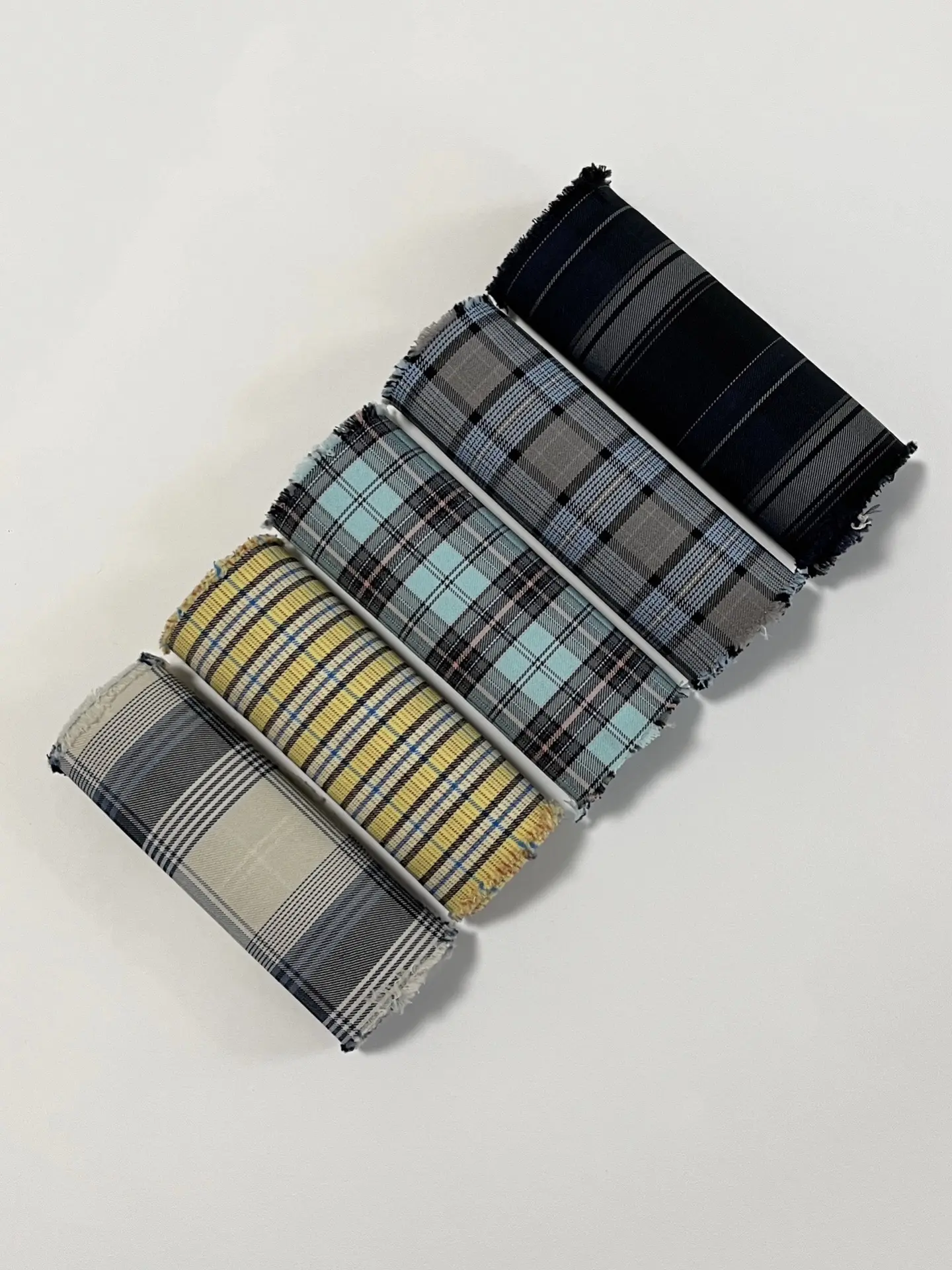 先搞图2了哈～jk格裙