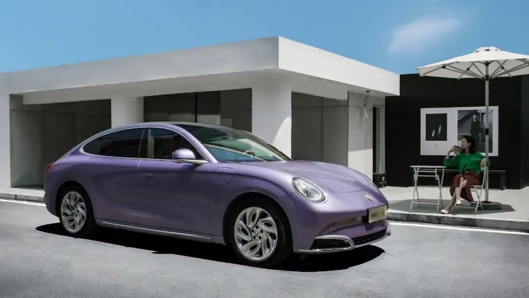 全球首个突破40万辆的女性新能源品牌 我就说女孩子选欧拉准没错
上周末开着新提的