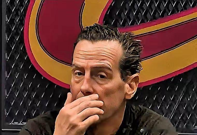 骑士客场123-116险胜雄鹿，拿下一场含金量十足的胜利。赛后骑士主教练阿特金森