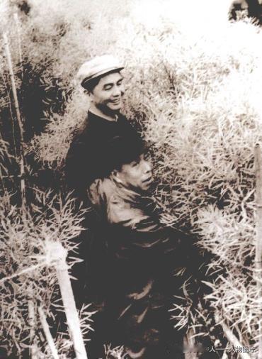 1959年6月4日，荣毅仁在上海郊区。