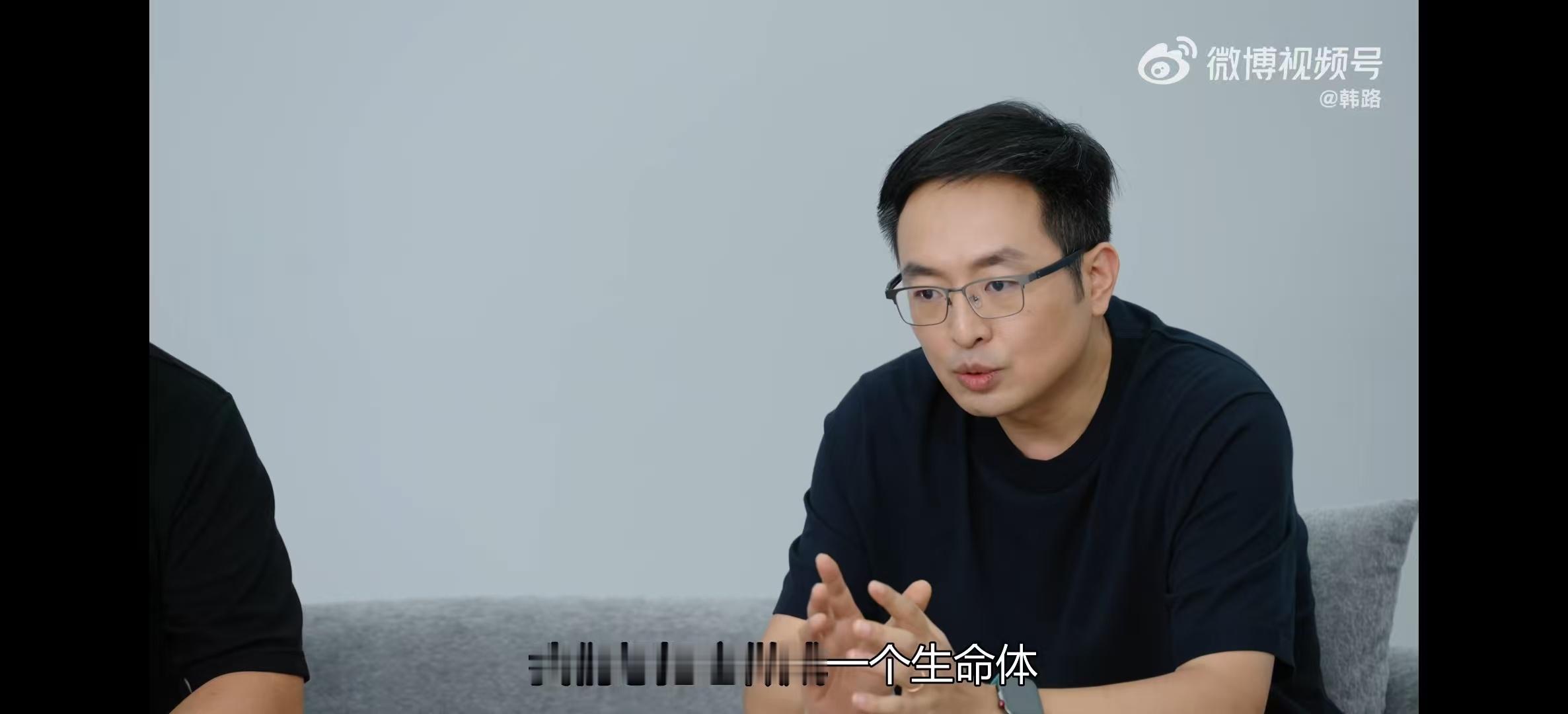 当AI汽车长了双灵眸大眼最近刷到韩路组了个圆桌局，和李博还有几位嘉宾，聊了AI汽